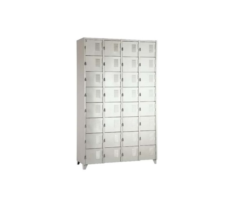 Roupeiro de aço; em SP