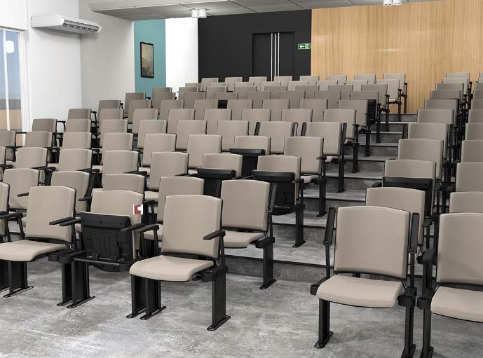 Poltrona de Auditório para solo; em São Paulo