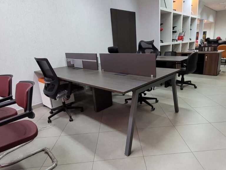 Mesa Plataforma 4 Lugares em Oferta