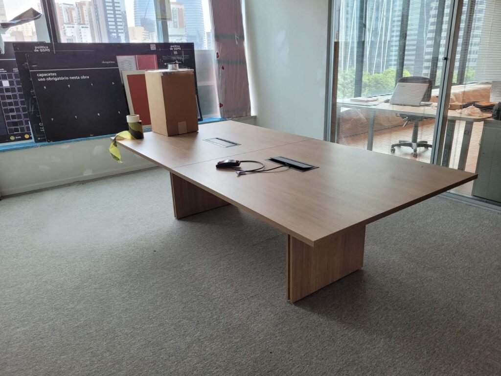 Mesa de Reunião sob medida, especial; móveis corporativos