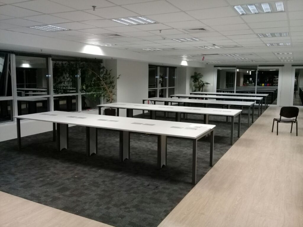 Mesas para corretores e vendedores internos