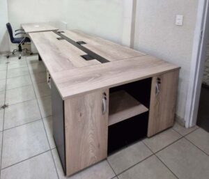 Mesa Plataforma com gavetas em Oferta, SP