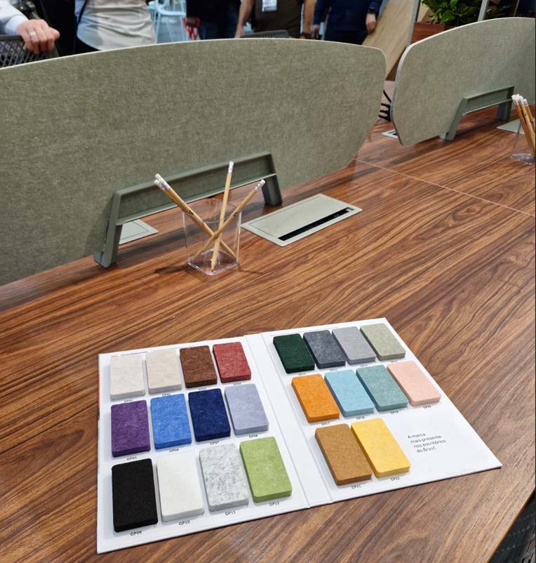 Mesa Plataforma 4 Lugares com painel suspenso