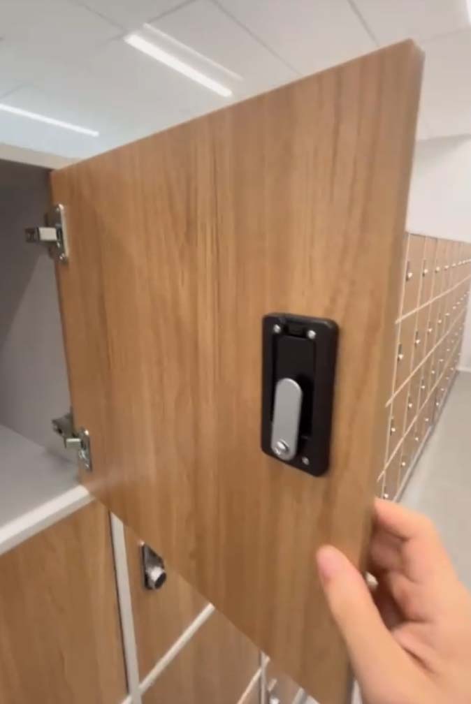 Locker com fechadura com segredo digital